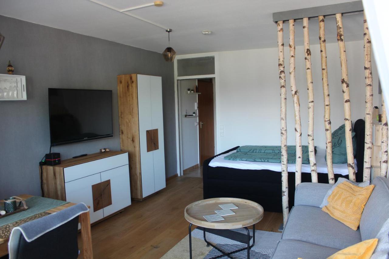1-Zimmer-Apartment Mit Grossem Balkon Schönwald Bagian luar foto