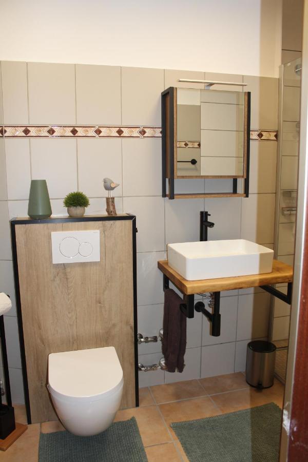 1-Zimmer-Apartment Mit Grossem Balkon Schönwald Bagian luar foto
